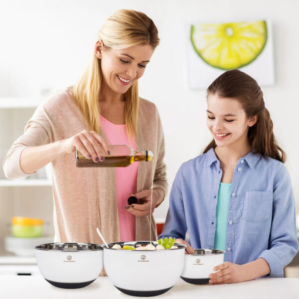 Stainless Steel Mixing Bowls Set with Airtight Lids, Salad Bowls for Kitchen Space Saving Storage, Great for Cooking, Baking, Prepping, Size 1.5, 3, 5 QT - Image 5